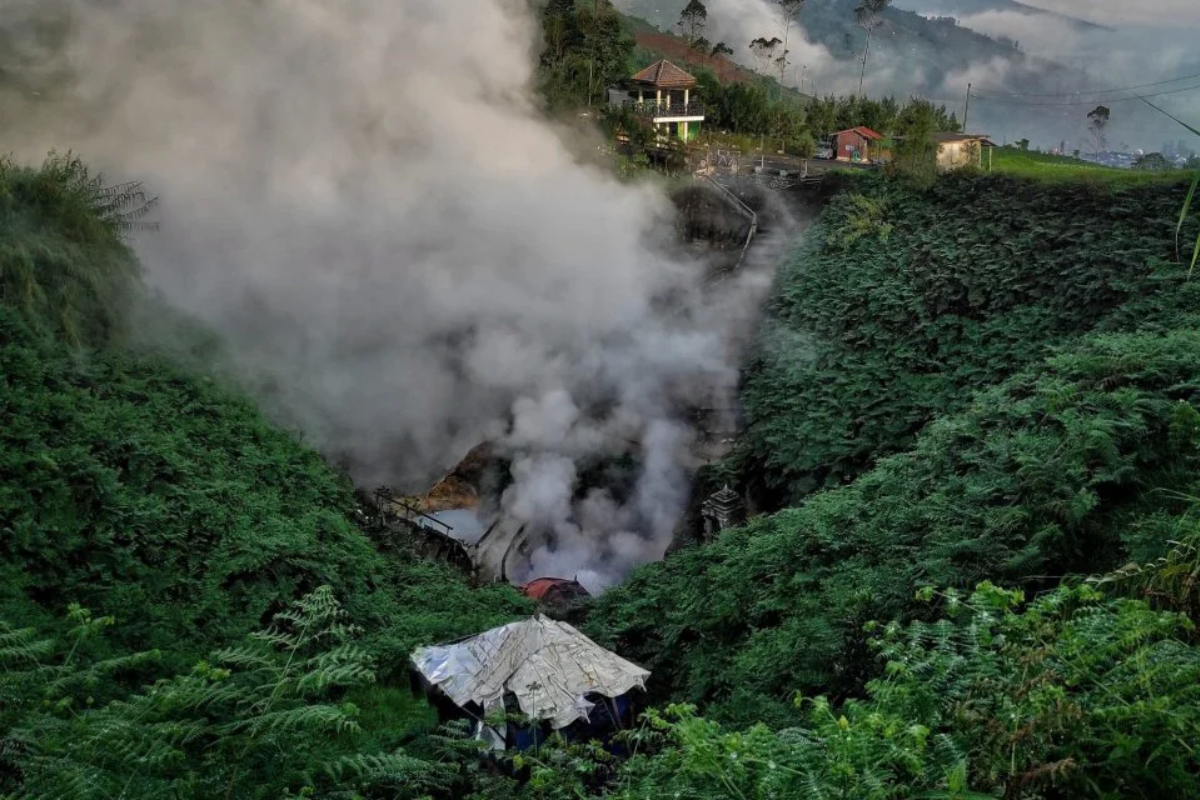 Kawah Candradimuka: Menguak Legenda Kesaktian Gatotkaca di Jantung Dieng